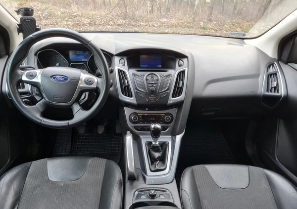 Ford Focus cena 24500 przebieg: 250000, rok produkcji 2011 z Łódź małe 379